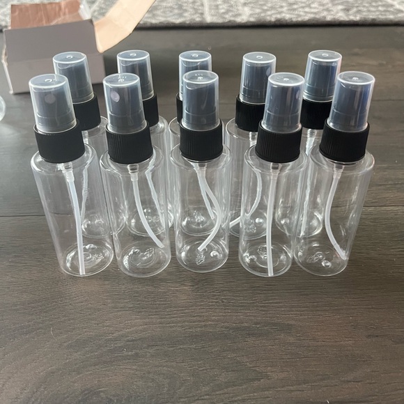 10 pack 2 oz plastic spray bottles - Picture 4 of 6